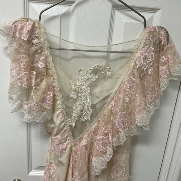 Pink and White Lace Dress - Picture 3 of 5